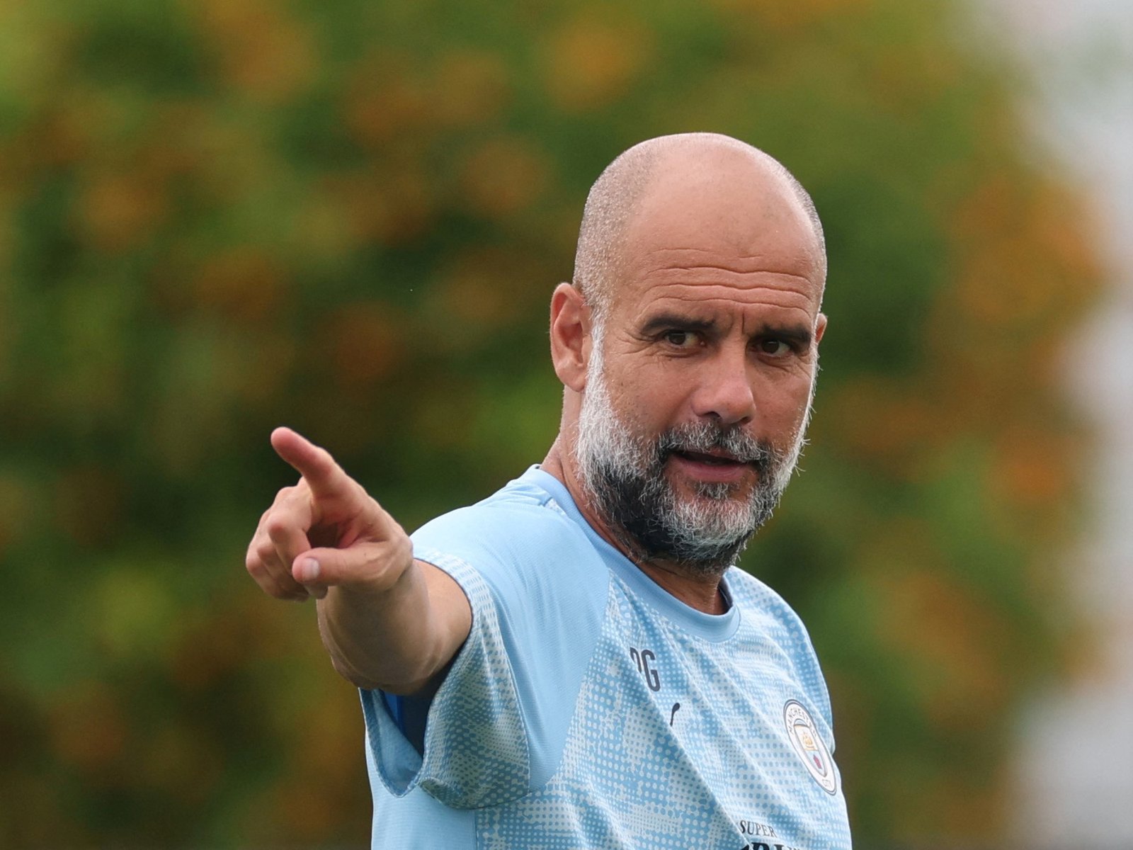 Pep Guardiola todavía no debutó en la temporada con Manchester City y ya vive un conflicto con dos jugadores: "Que toquen a mi puerta"
