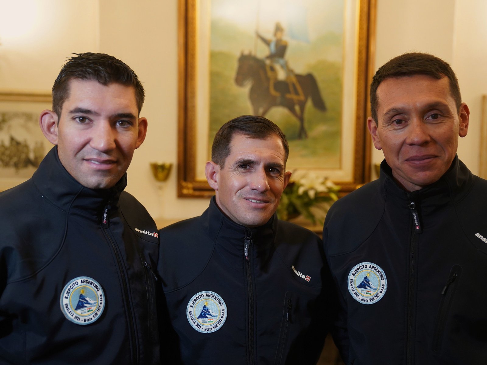 Relato íntimo de la misión del Ejército que hizo cumbre en el Himalaya, una hazaña que tardó décadas en concretarse