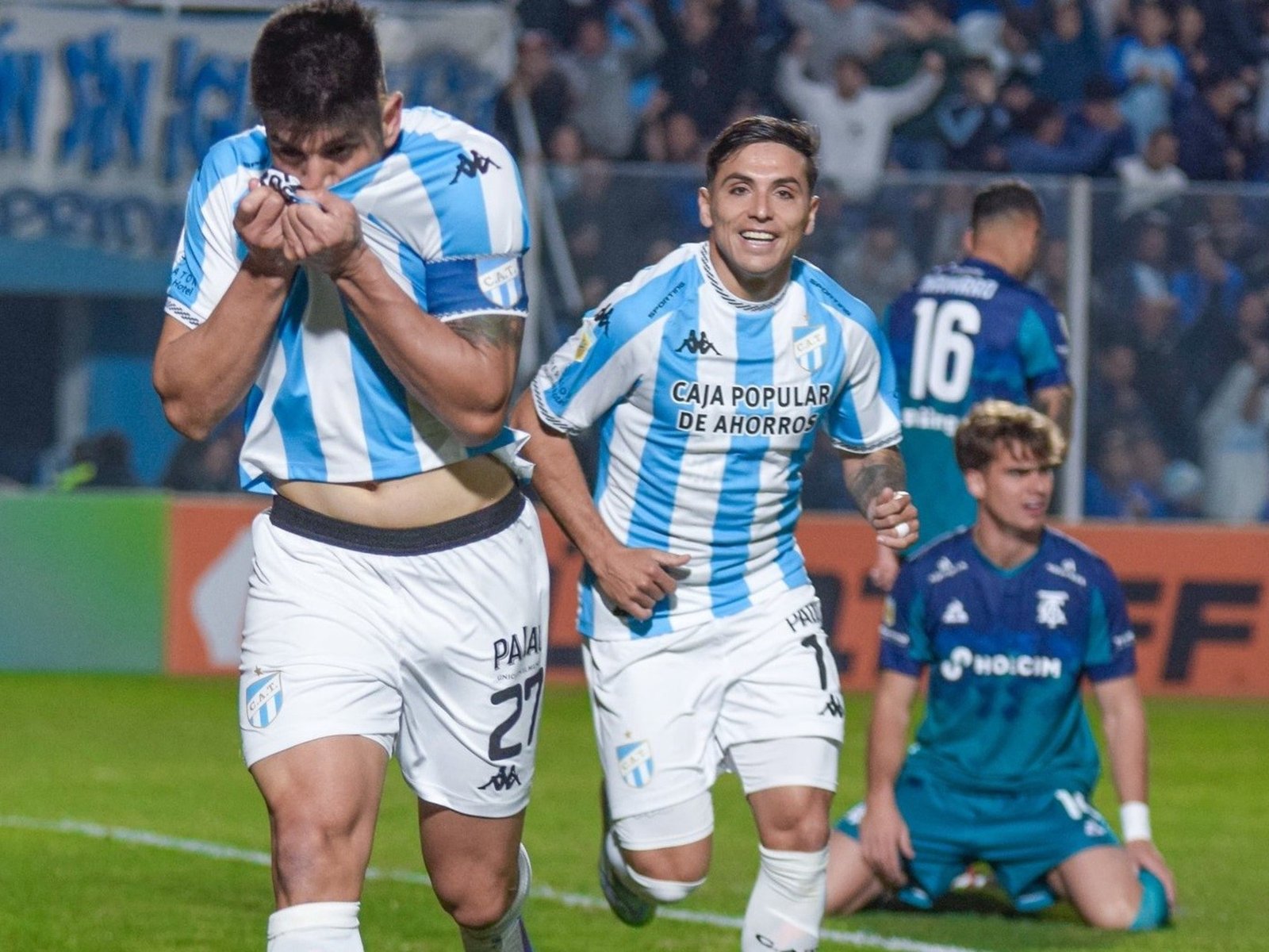 San Lorenzo y Rosario Central sueñan; el Talleres de Tevez en el precipicio del descenso