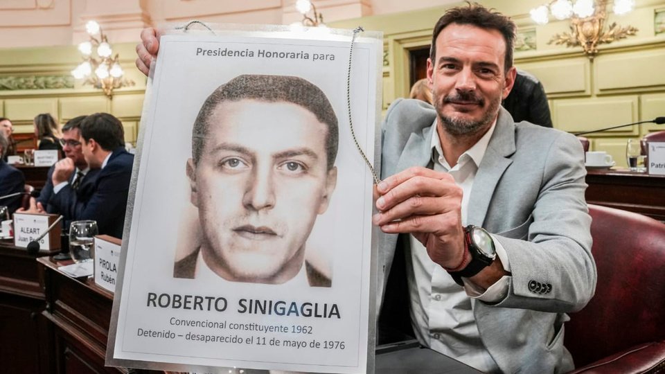 Un desaparecido como presidente honorario de la Convención Reformadora de Santa Fe