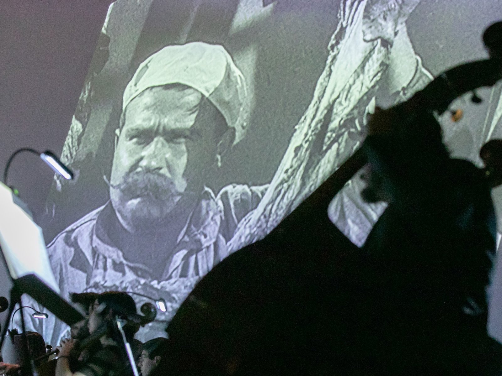 Un film legendario del cine comunista fue celebrado en el Palacio Libertad