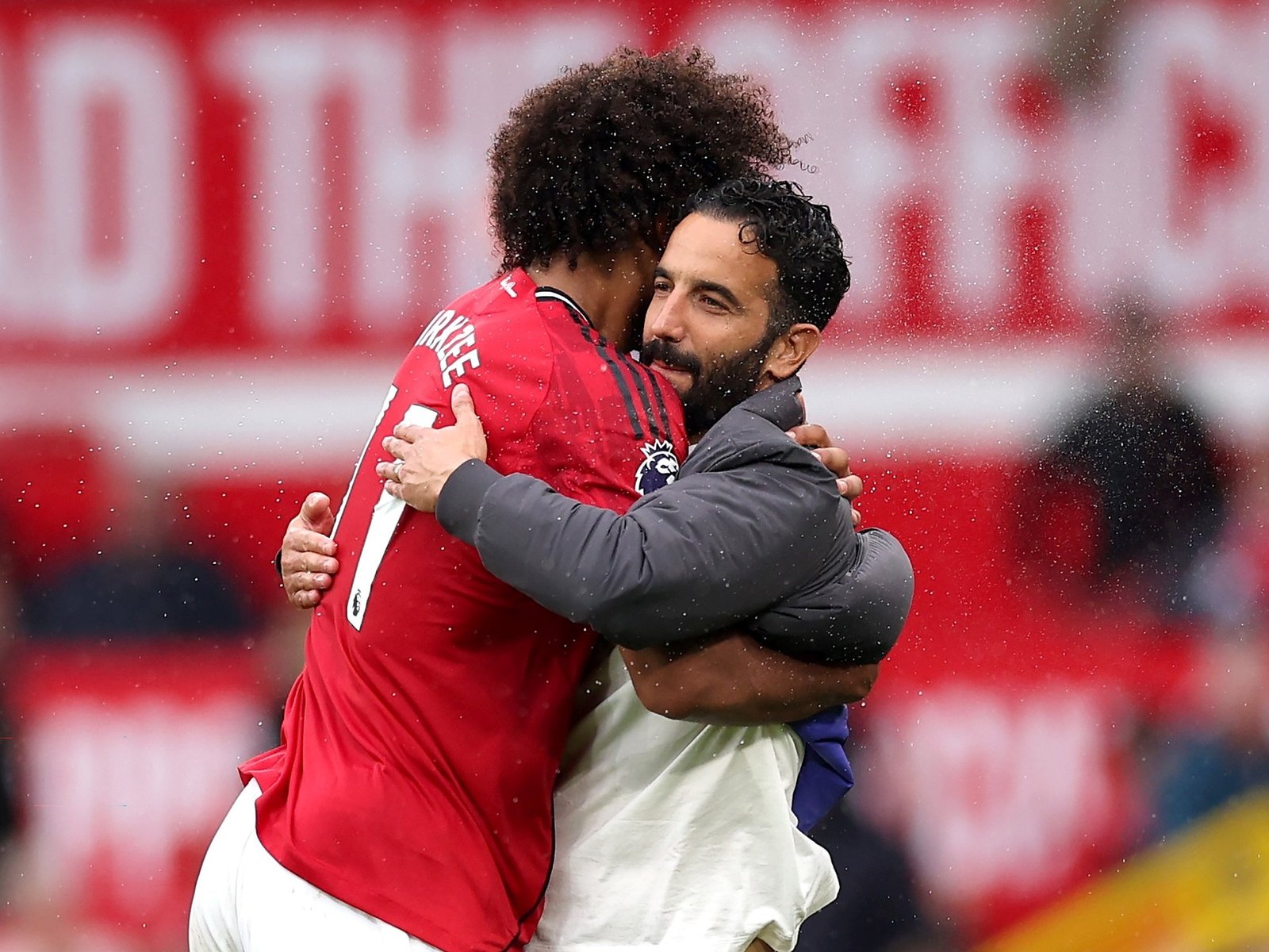 Un penal sobre el cierre para la agónica victoria del Manchester United le salvó la ropa al entrenador Rúben Amorim