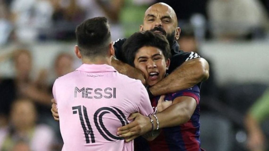 Yassine Cheuko, el guardaespaldas de Messi, empujó a otros jugadores y recibió severa sanción de la MLS