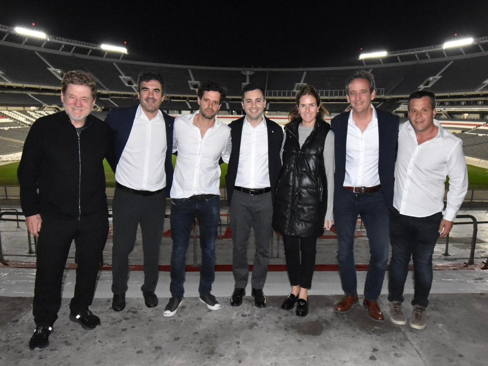 con Stefano Di Carlo como candidato a presidente, el oficialismo presentó su lista