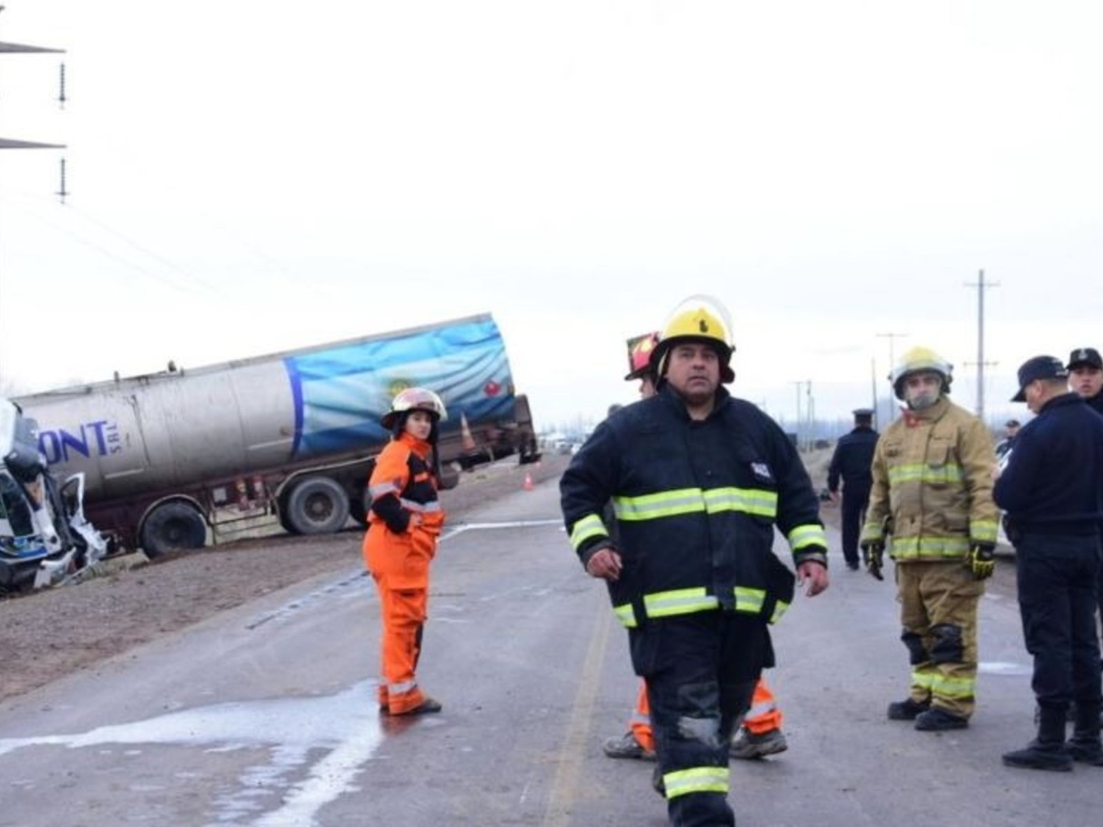 dos empleados estatales murieron en un choque mientras iban a montar un acto oficial de Neuquén
