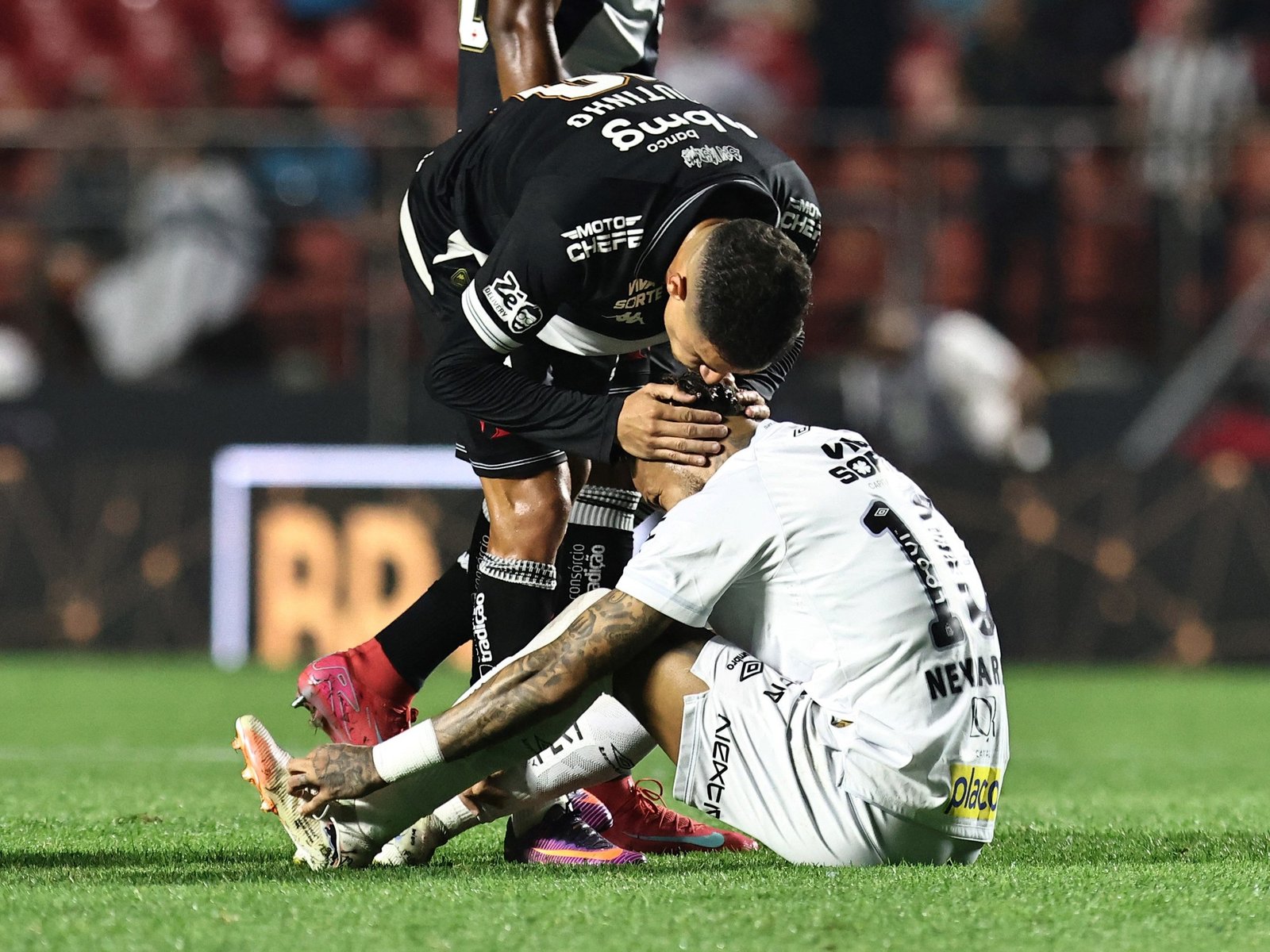 el Santos de Neymar sufrió la peor derrota de su historia en el Brasileirao, echaron al DT y ¿llega Sampaoli?