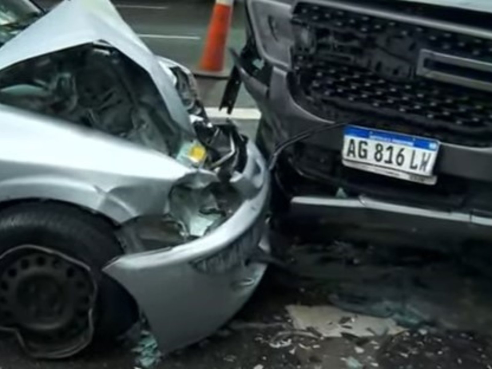 hubo 24 choques y hasta la fuga del hospital de un conductor que manejó 10 cuadras en contramano