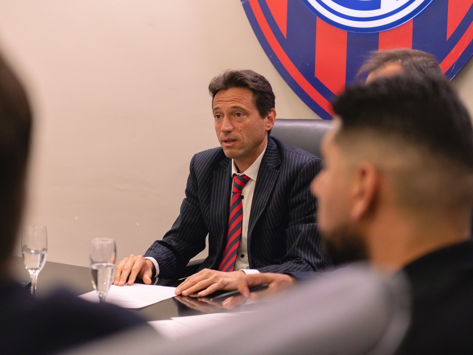 la drástica determinación que evalúan los dirigentes si el presidente licenciado decide volver