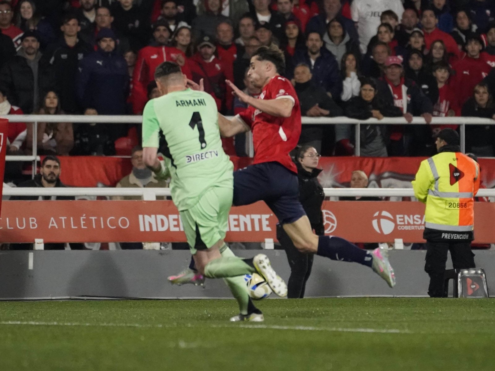 la explicación de la Dirección de Árbitros de AFA por la jugada de Armani en Independiente vs River