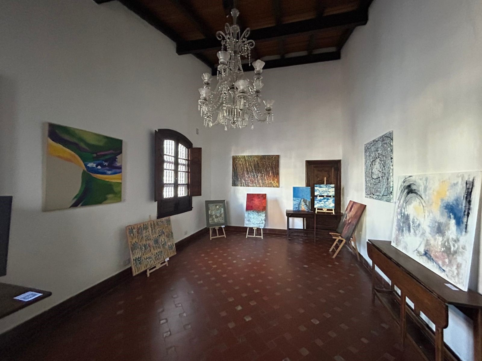 la feria de arte solidario que transformó la Basílica del Pilar en galería