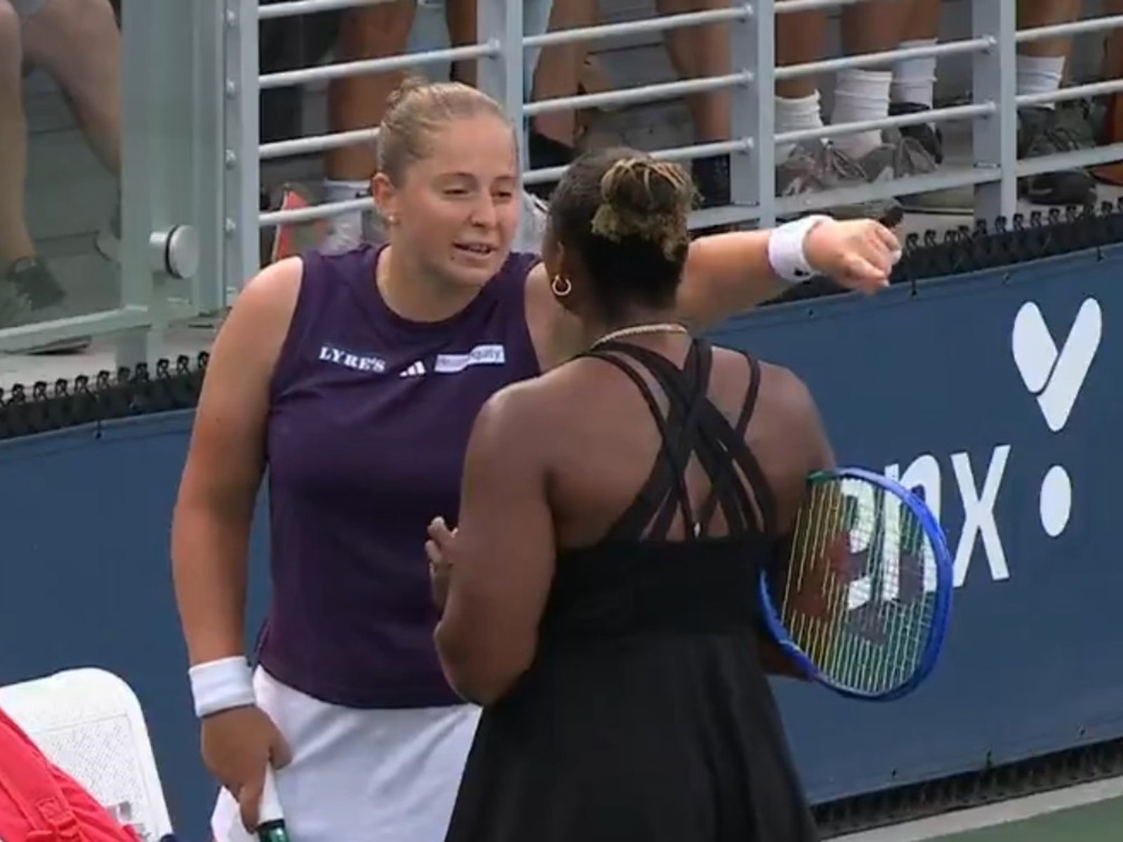 las dos tenistas quedaron cara a cara, se dijeron de todo y la siguieron en las redes