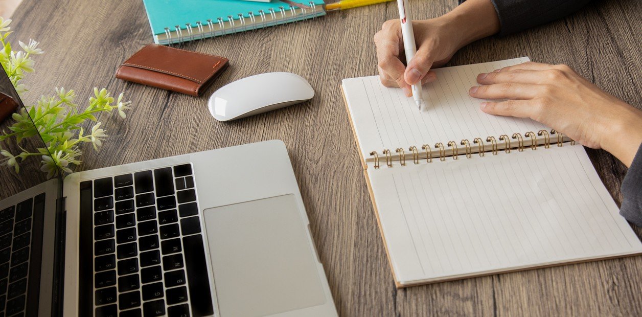 por qué en los colegios piden cada vez más tareas escritas a mano