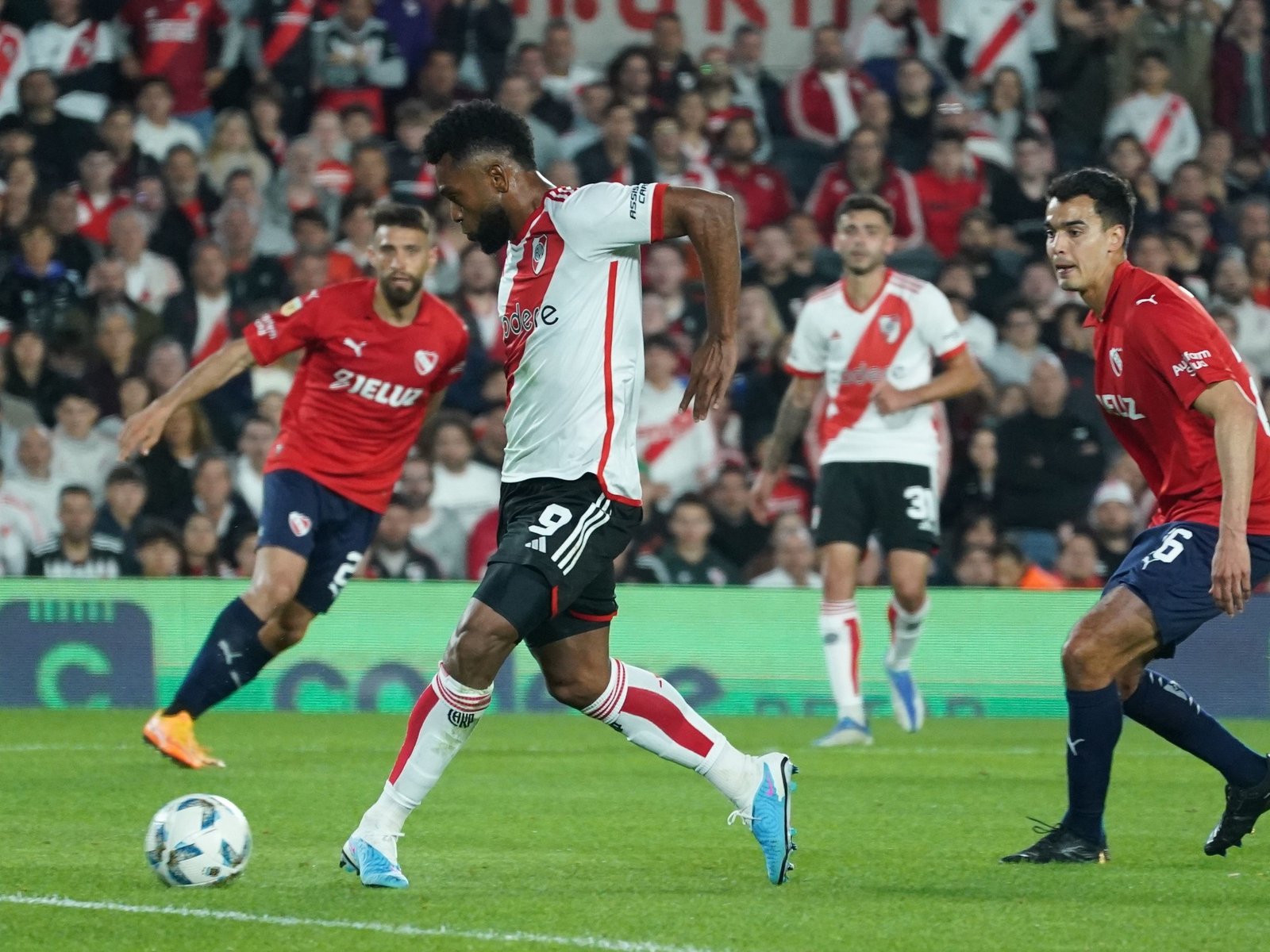 qué día es, a qué hora, cómo ver por TV y probables formaciones