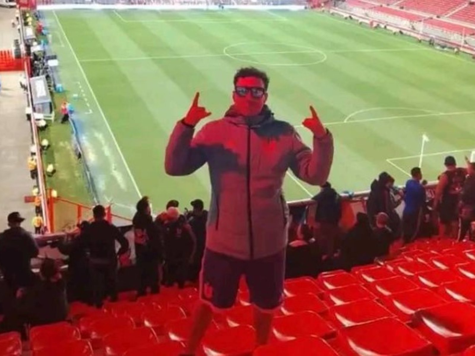 quiénes son los tres heridos graves de los incidentes en Avellaneda y cómo está el hincha chileno que se arrojó al vacío