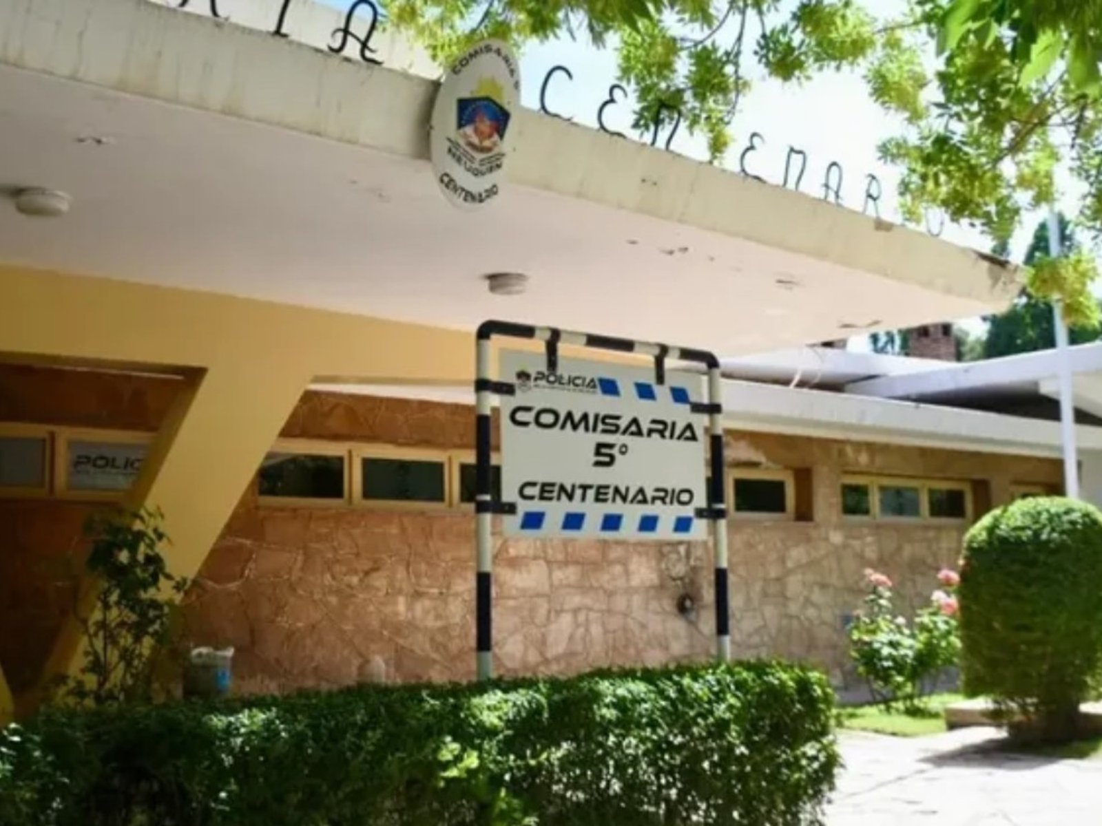 un detenido comió un pedazo de pared, se atragantó y lo salvaron de milagro