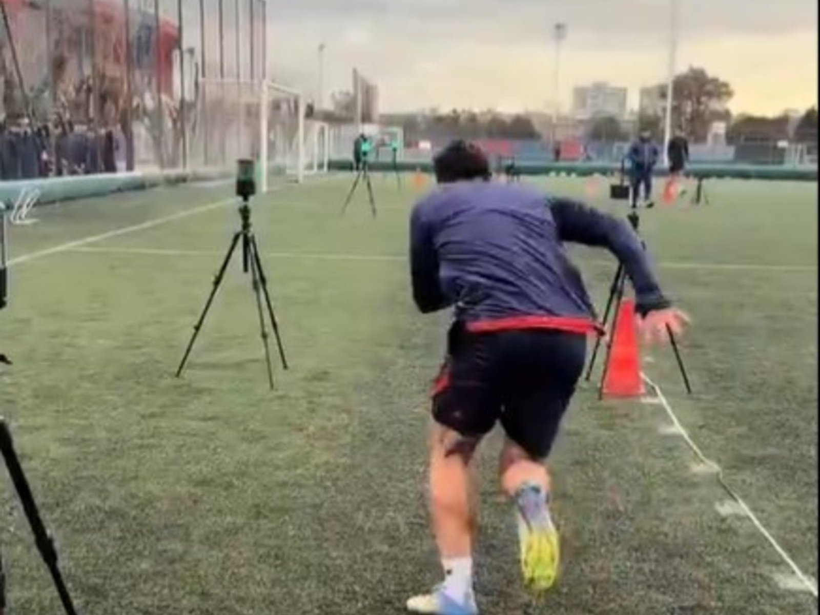 un juvenil mostró cómo es un día en la pensión, llovieron las críticas y el club tuvo que sacar un comunicado para aclarar la situación