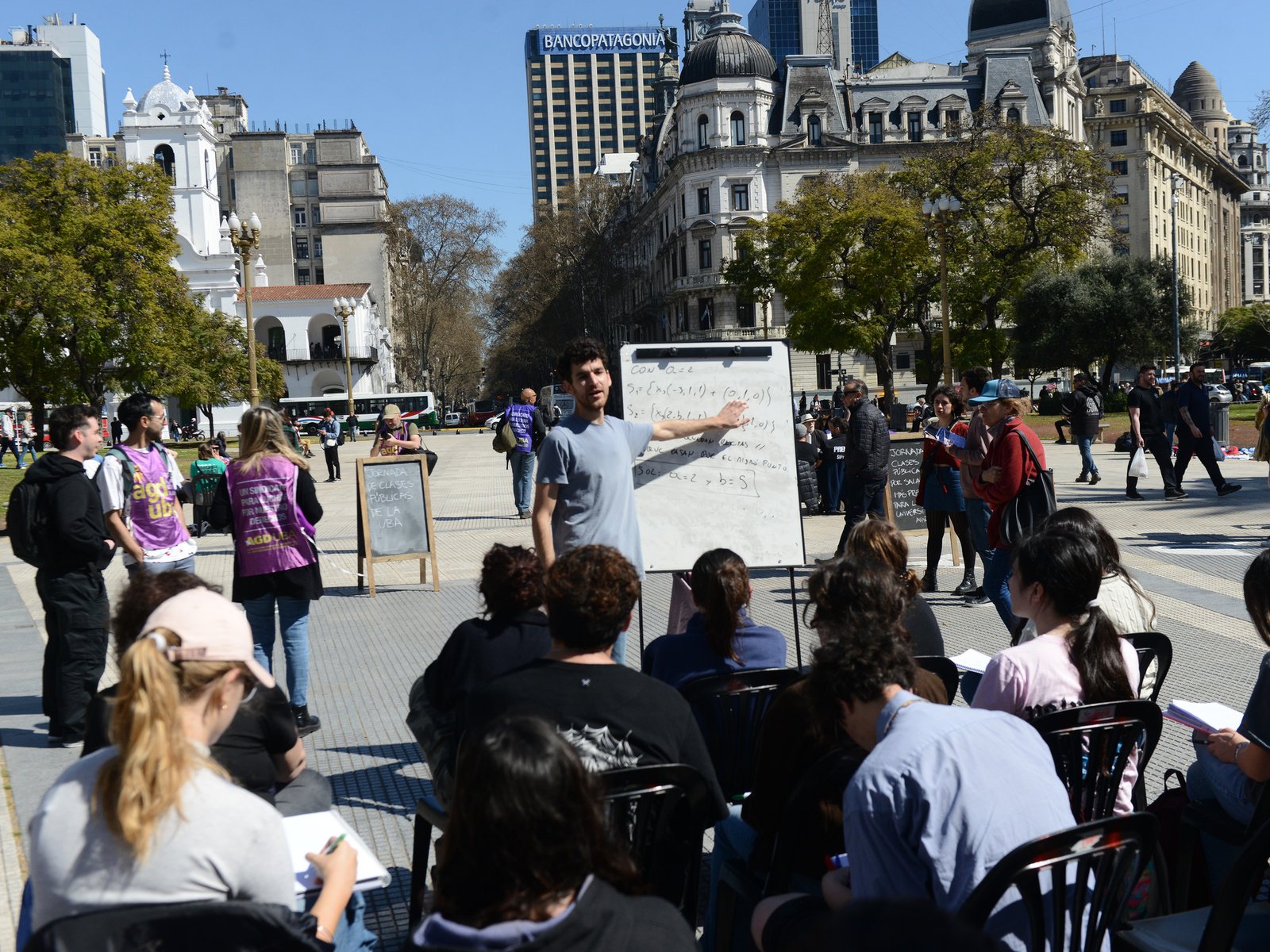 Antes de presentar el Presupuesto 2026, el Gobierno volvió a recortar en Educación y el ajuste de 2025 ya supera el 10%