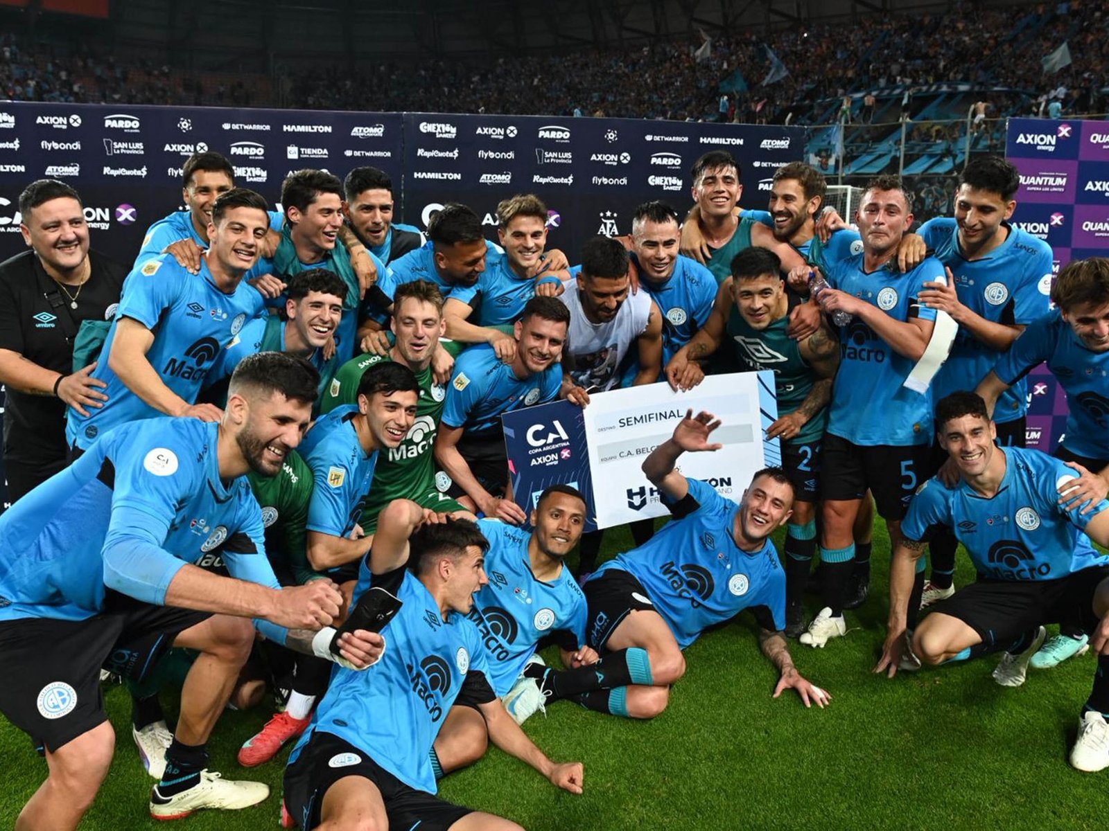 Belgrano le dio un baile a Newell’s, se metió en las semifinales de la Copa Argentina y dejó a Fabbiani al borde de la cornisa