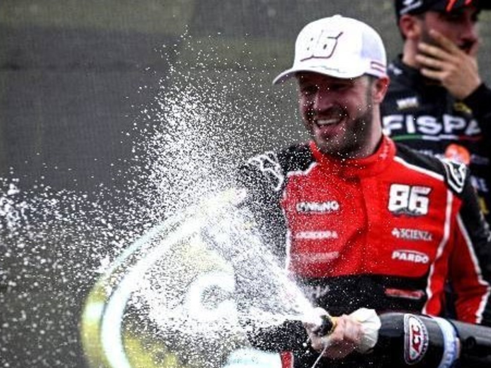 Canapino voló en San Luis para seguir puntero