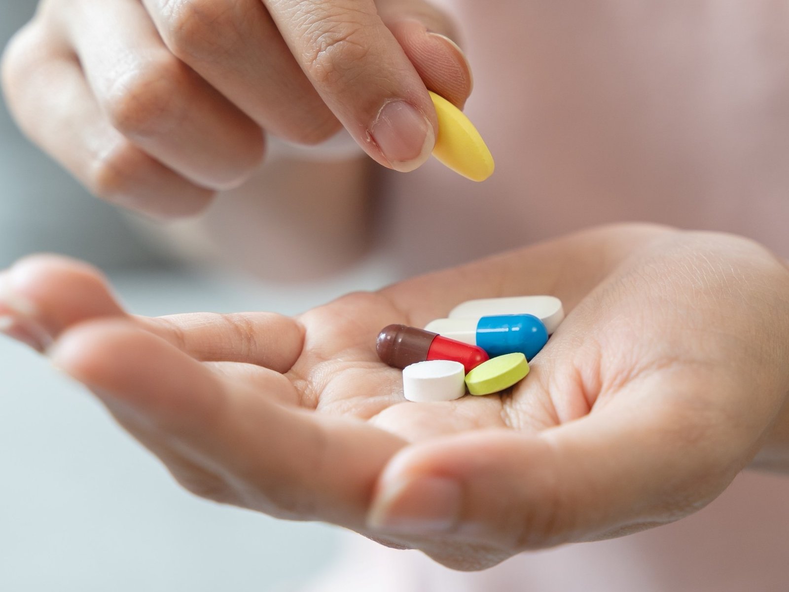 Clausuran un laboratorio que fabrica ibuprofeno, paracetamol y antibióticos por “un riesgo inaceptable”