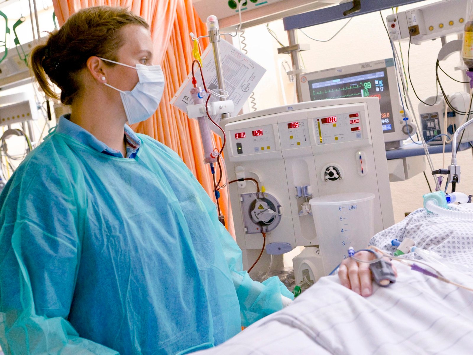 Crean un arma inédita para descubrir muy rápido qué bacteria ataca a un enfermo y darle el antibiótico adecuado