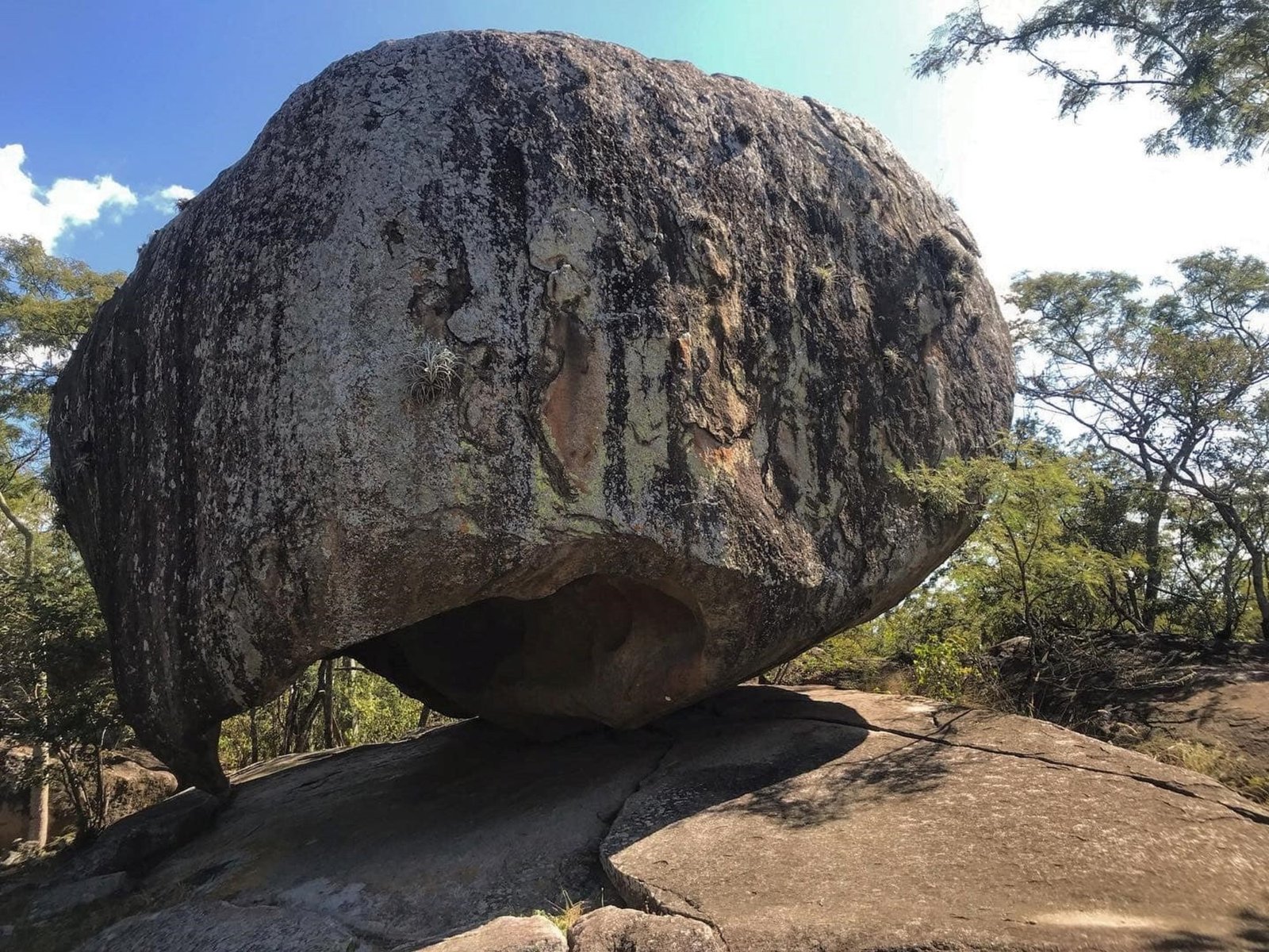 Cuevas donde las pinturas bailan e hipnotizan