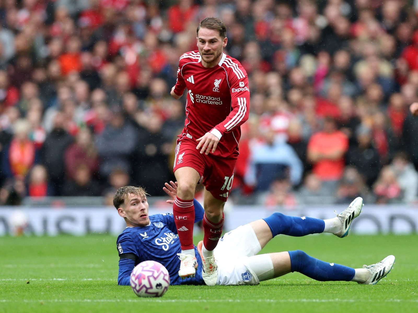 El Liverpool de Alexis Mac Allister se quedó con el clásico ante Everton y tiene puntaje perfecto en la Premier League