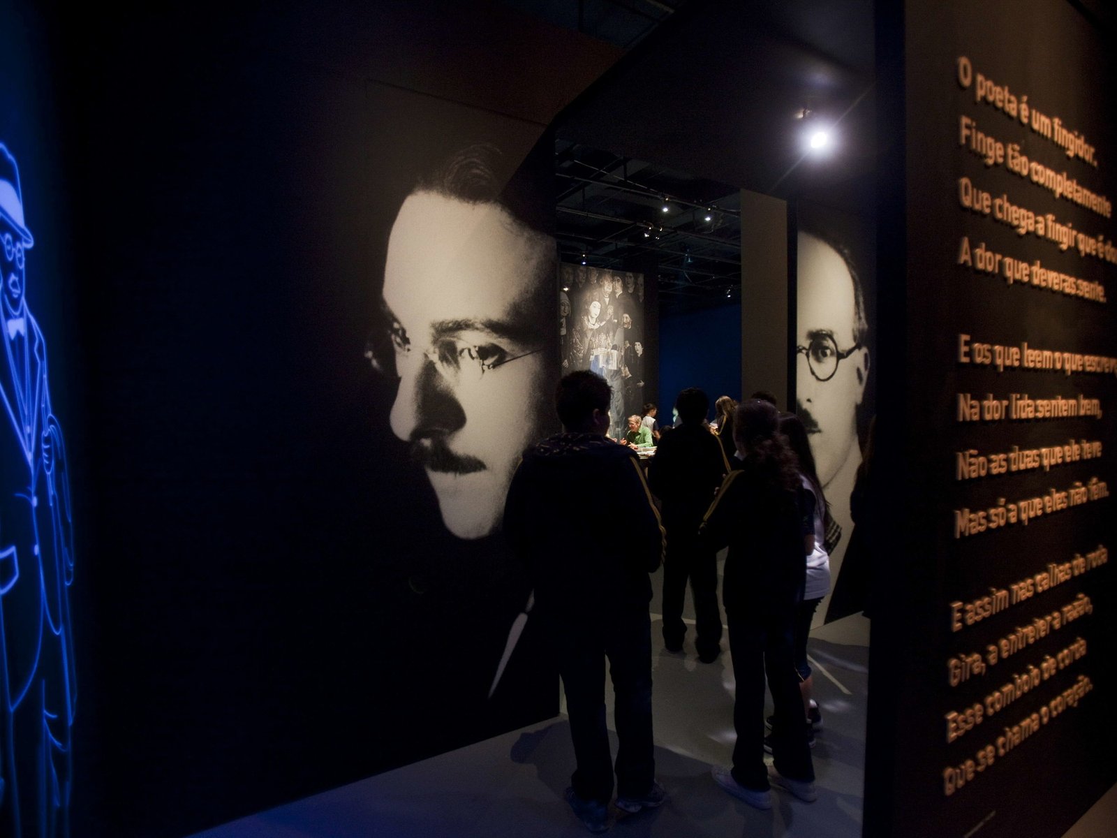 El biógrafo de Fernando Pessoa vuelve al escritor portugués pero despojándolo de mitos