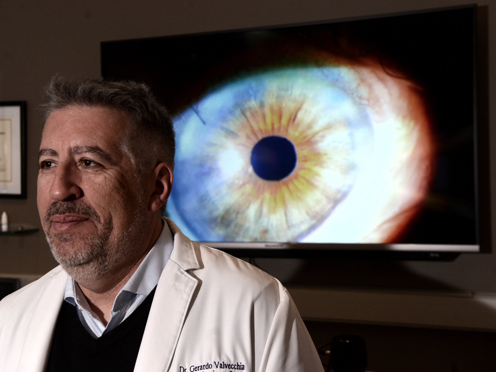 El oftalmólogo argentino que le devuelve la vista a cientos de niños y ancianos en África