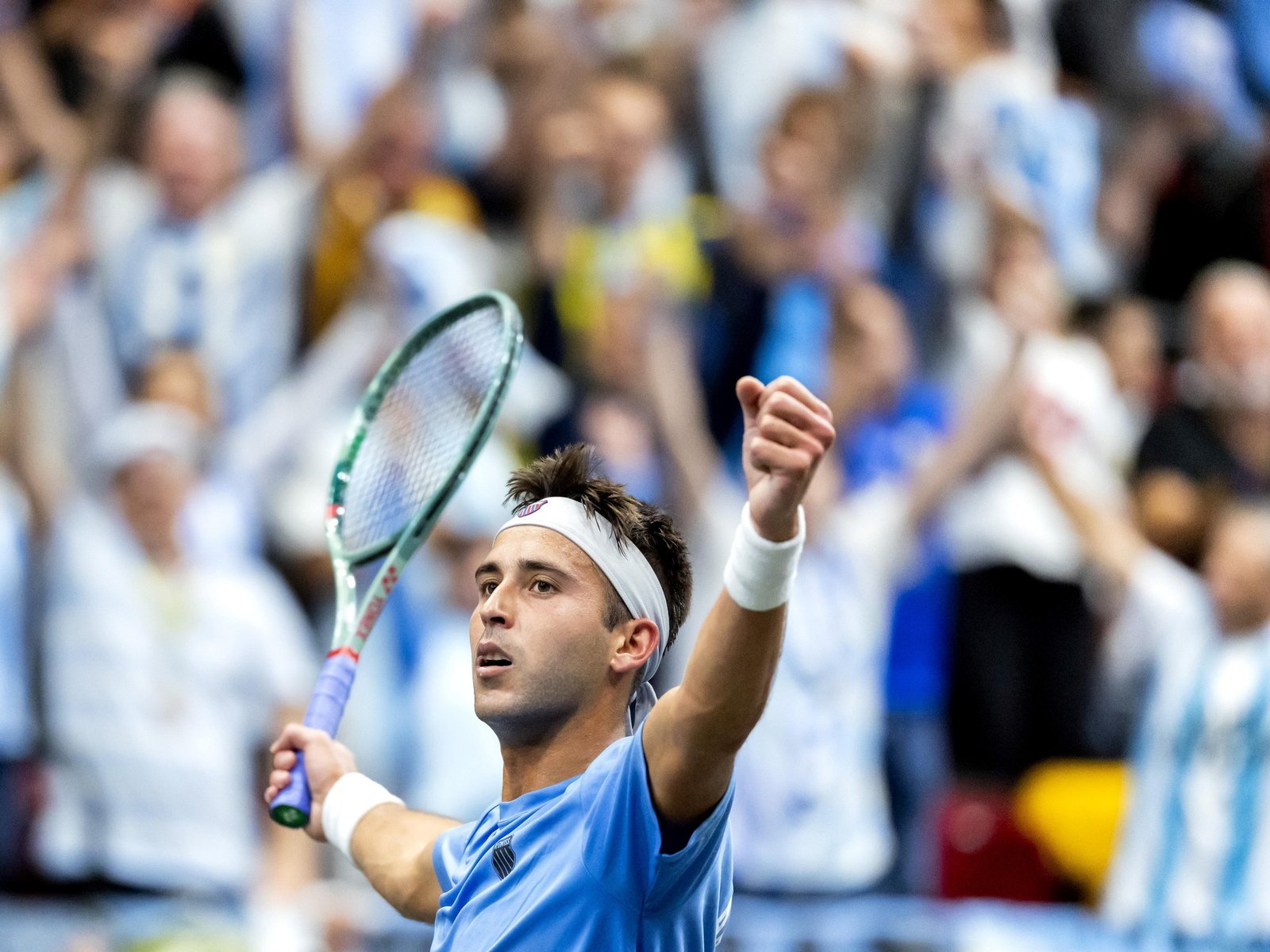 Etcheverry y Cerúndolo dibujaron un viernes perfecto para que Argentina le gane a Países Bajos 2-0 y sueñe en grande