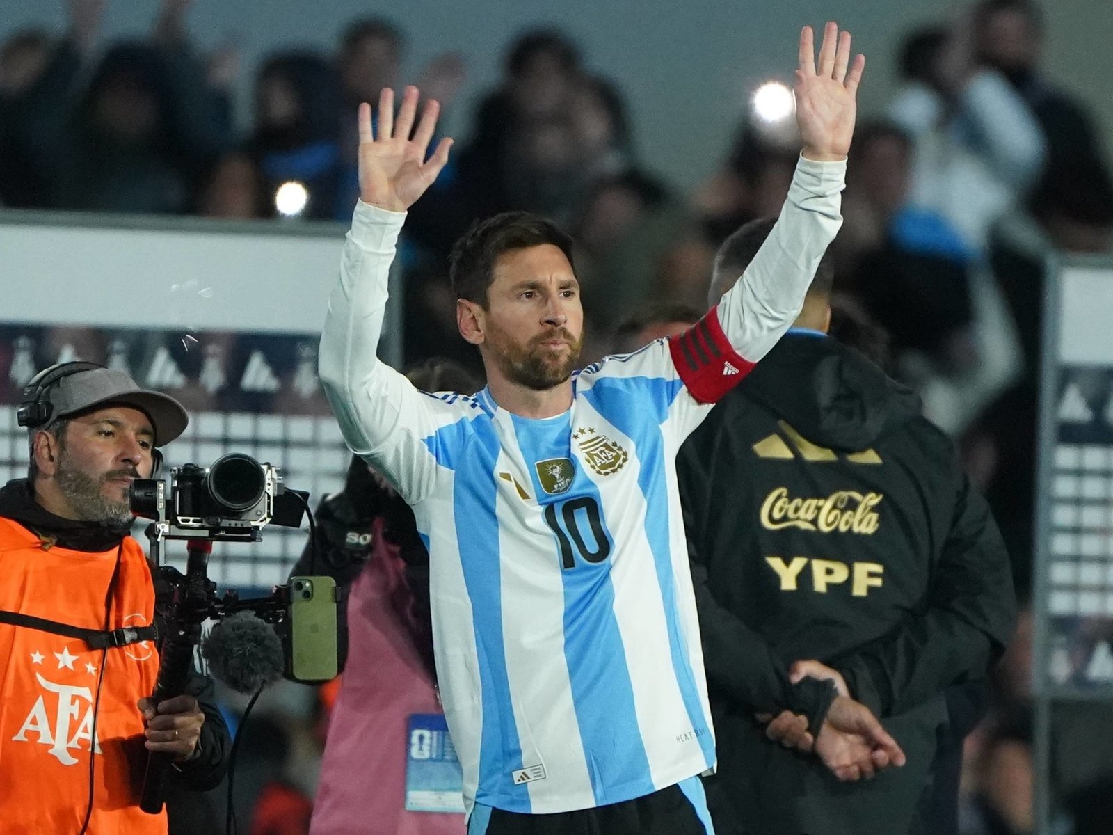 Lionel Messi busca un título que no tuvo nunca antes, pero será a distancia y mirando por TV Ecuador vs Argentina más otros dos partidos
