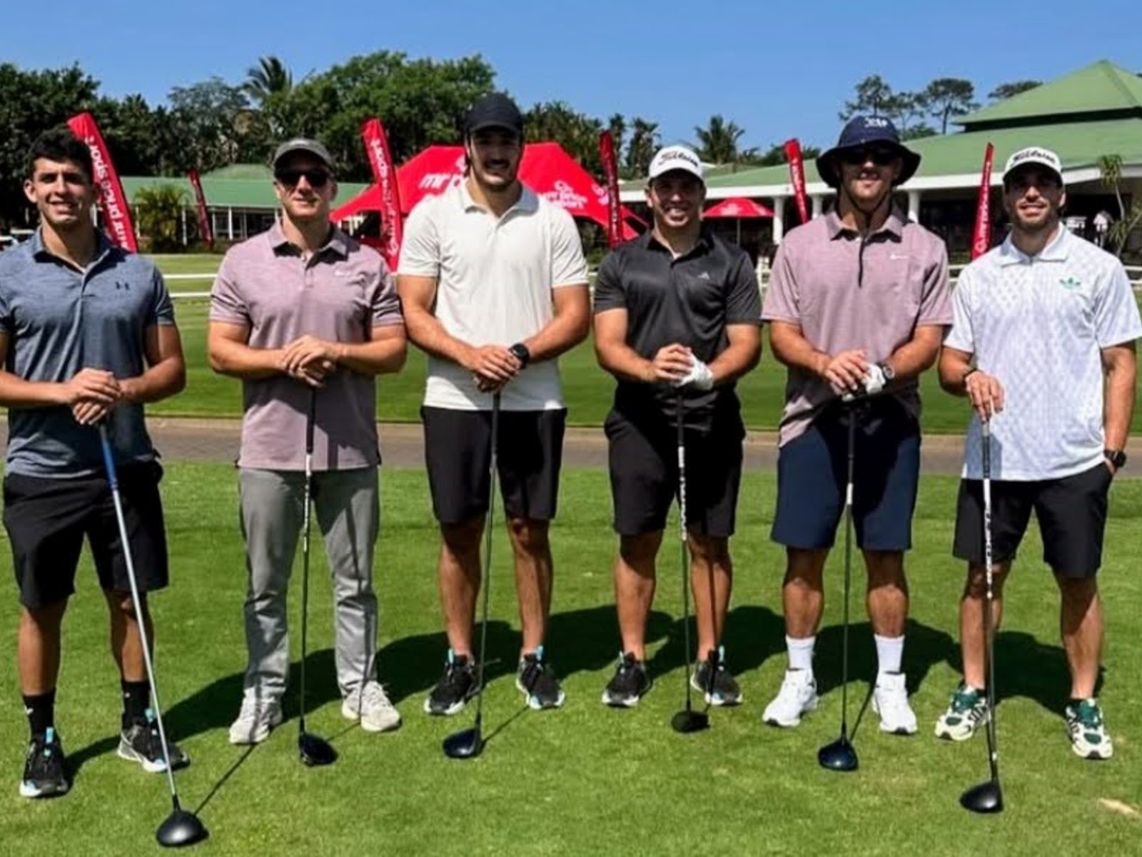 Los Pumas calientan motores para el choque con Sudáfrica y algunos jugadores ya buscan los palos, pero de golf