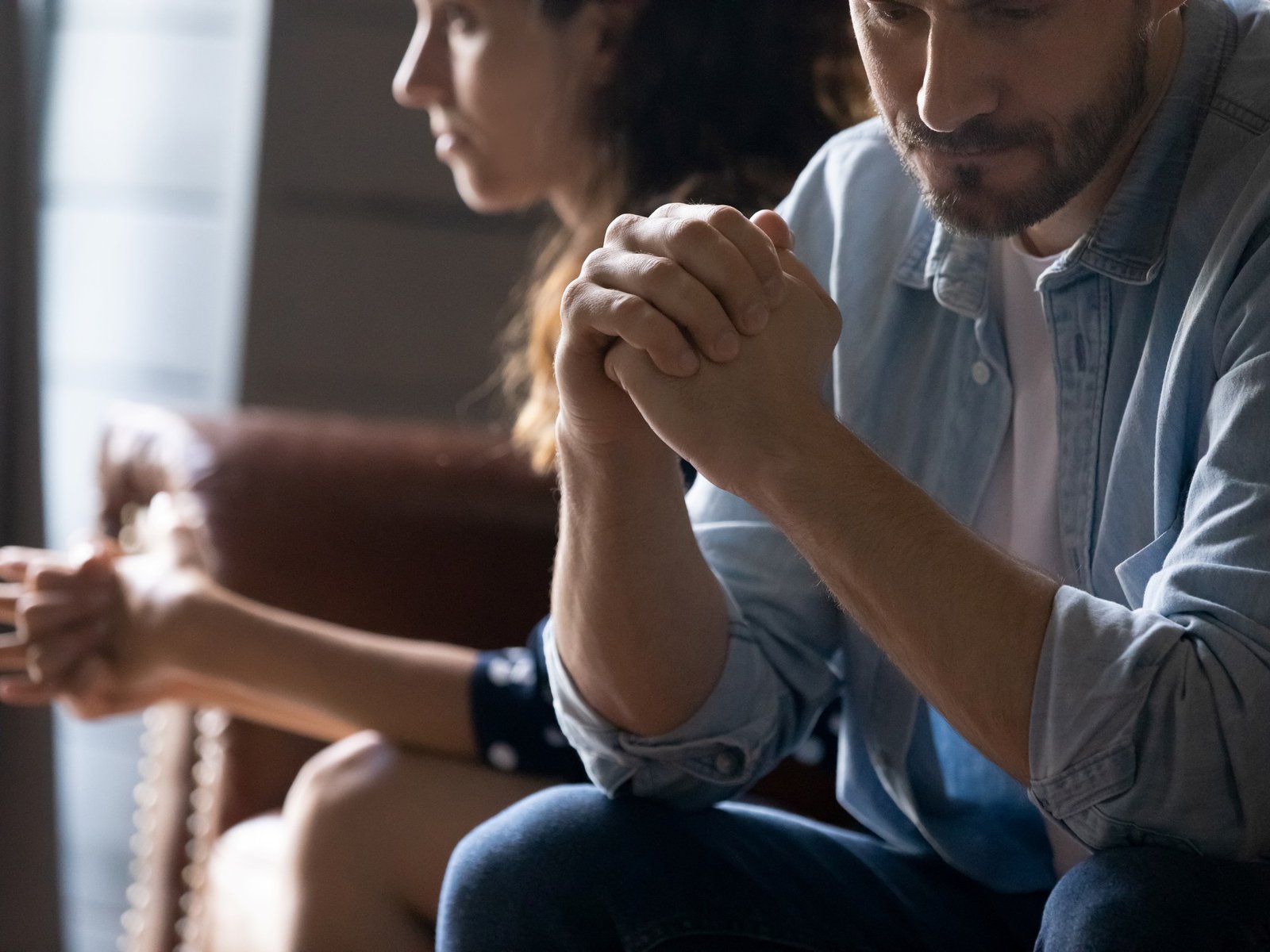 Qué pasa cuando los chatbots se convierten en gurúes y destruyen matrimonios y amistades