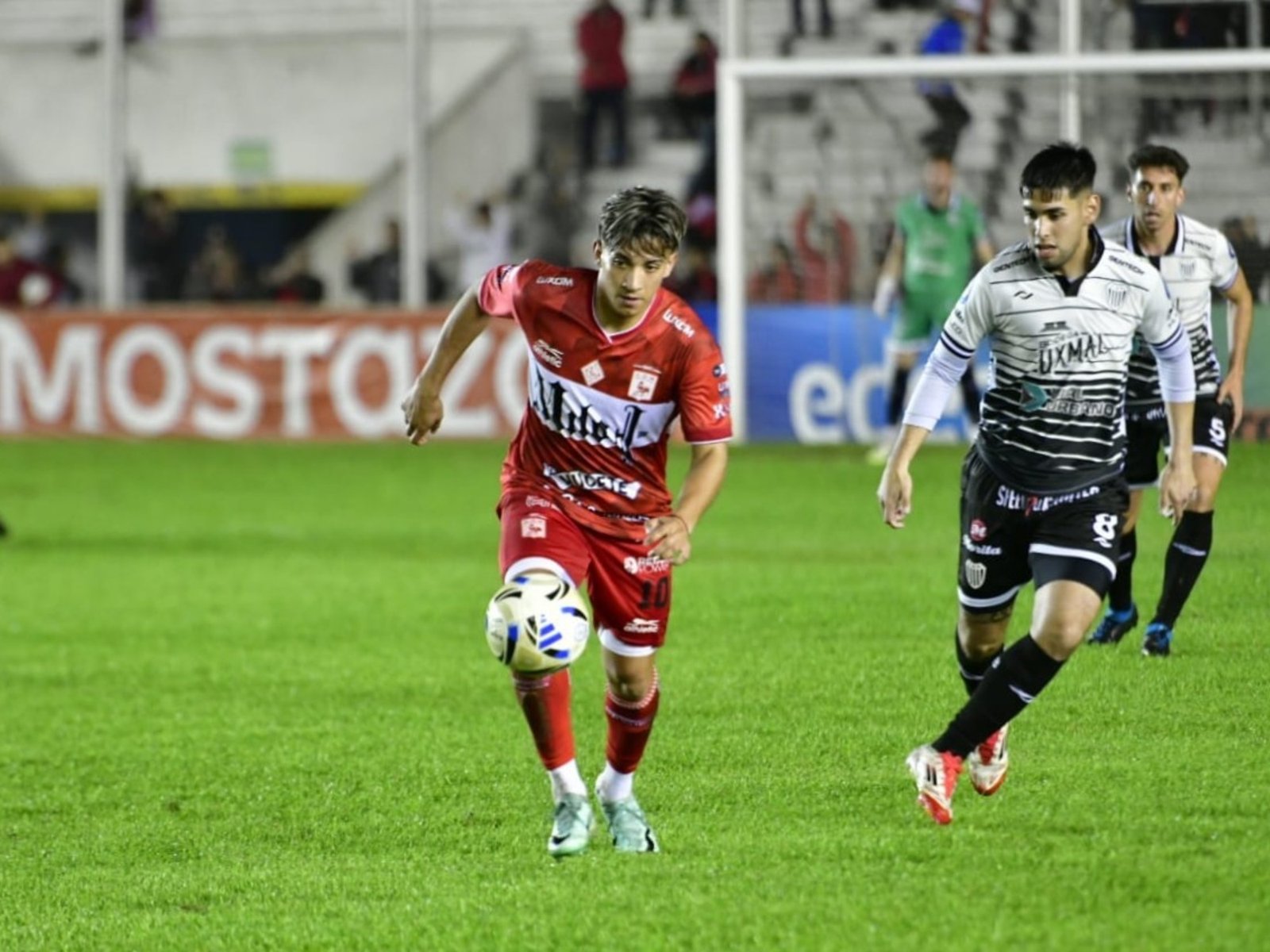 Un blooper dejó a Morón sin triunfo y sin poder acercarse a la cima :: Olé