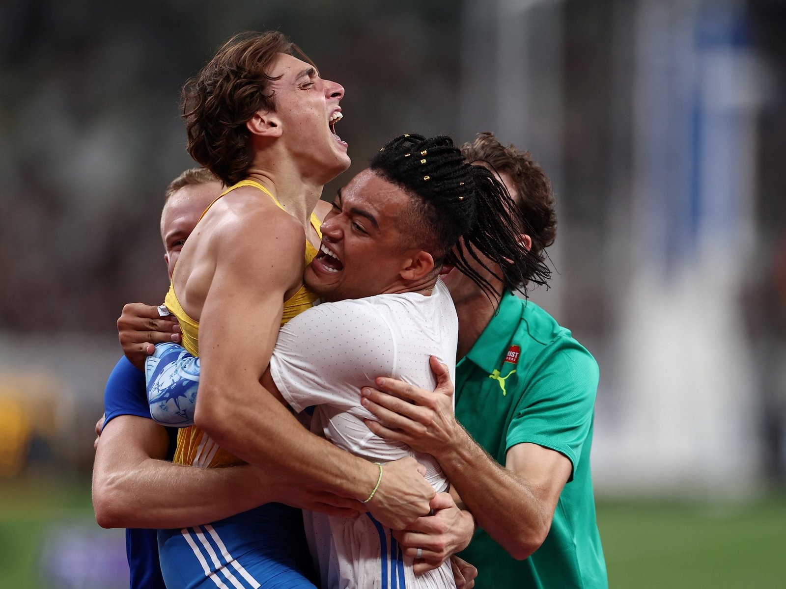 batió por 14° vez su récord mundial de salto con garrocha con 6,30m en el Mundial de atletismo