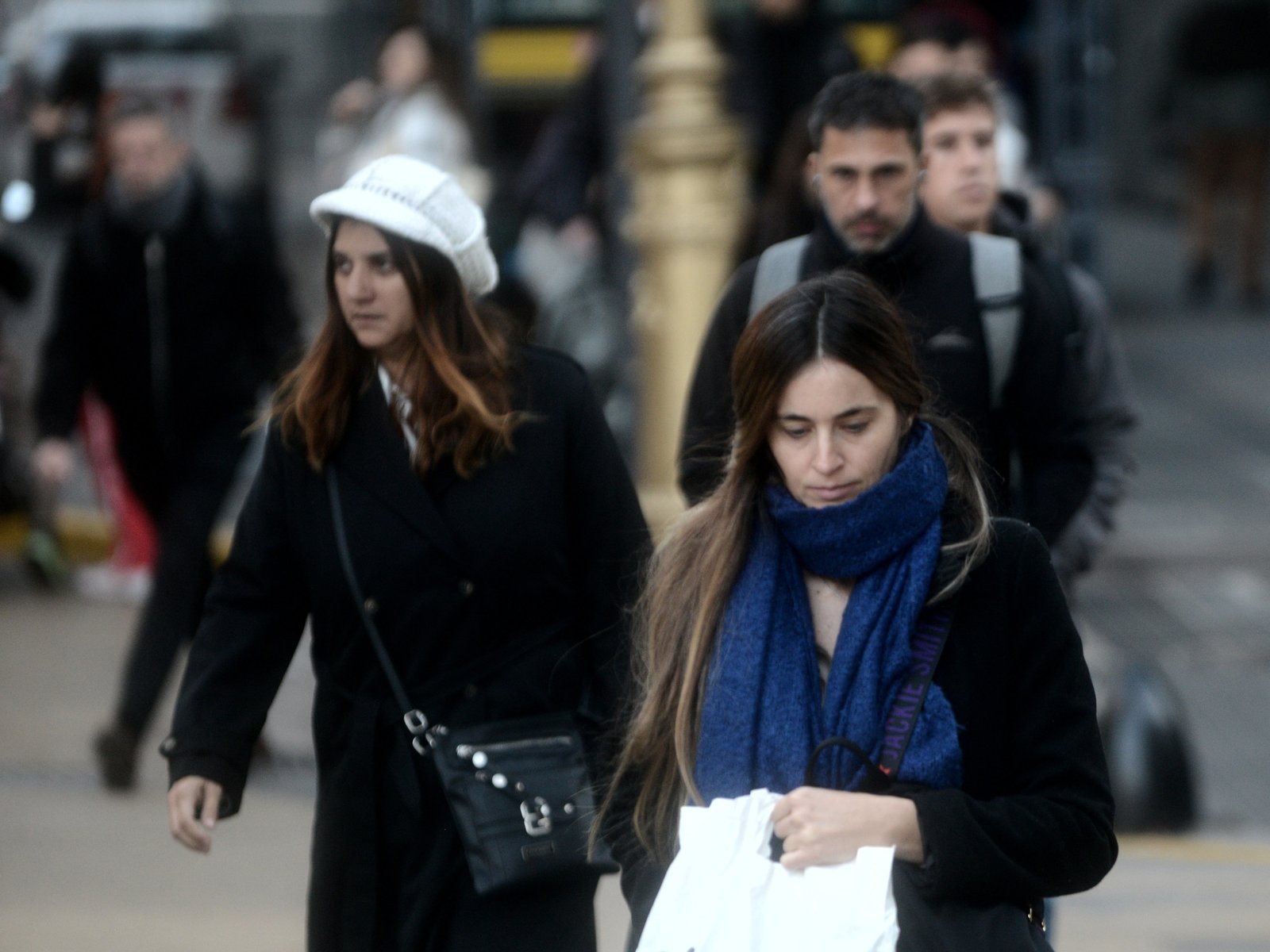 con un viernes muy frío, ¿vuelven las lluvias durante el fin de semana?