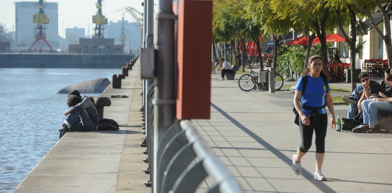 con un viernes soleado, ¿qué dice el pronóstico del tiempo para el fin de semana?