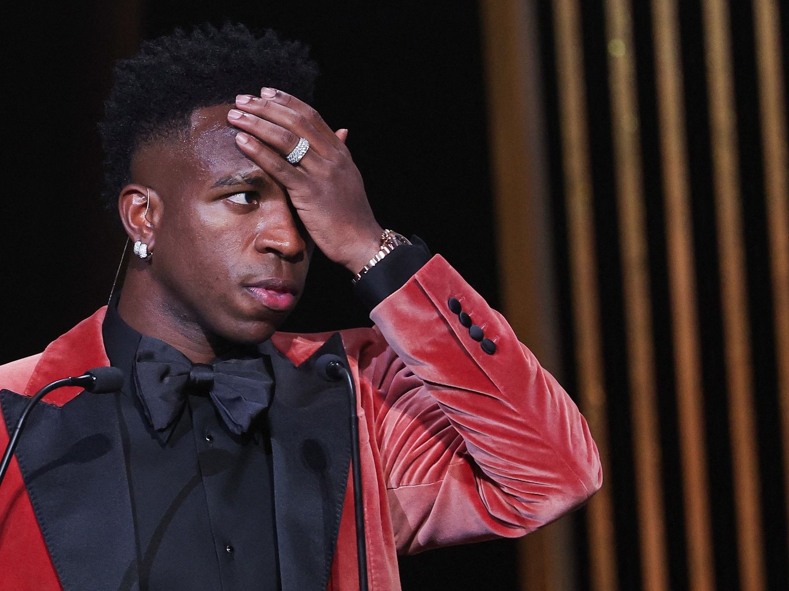 de pelear por ser el mejor futbolista del mundo hace un año al puesto 16 en el Balón de Oro 2025