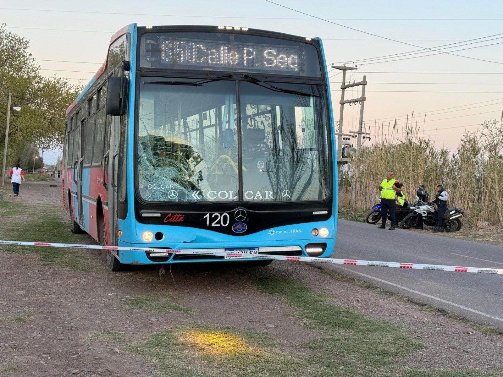 dos hermanitas de 7 y 10 años murieron atropelladas por un micro cuando volvían de la escuela