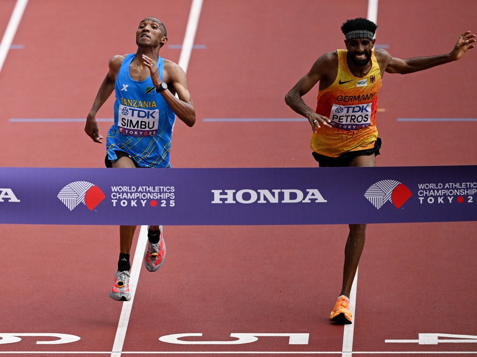 el espectacular cierre con foto-finish en el maratón masculino que consagró un campeón inédito