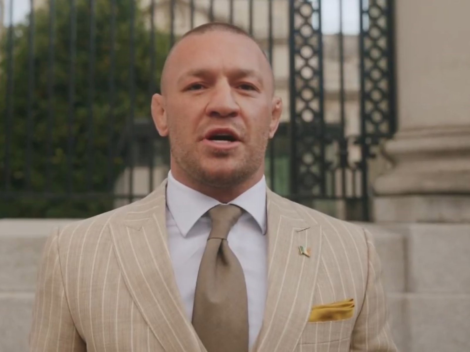 el exluchador de UFC lo anunció con un video y una polémica iniciativa