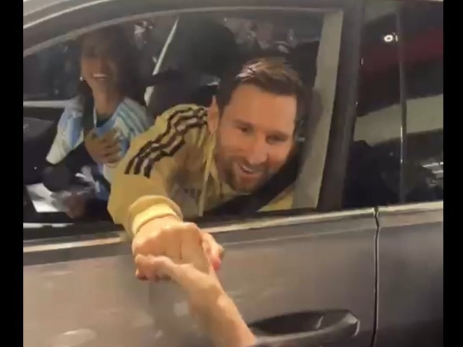 el saludo de Charly García a Lionel Messi y la tierna reacción de Antonela al encuentro de dos leyendas argentinas