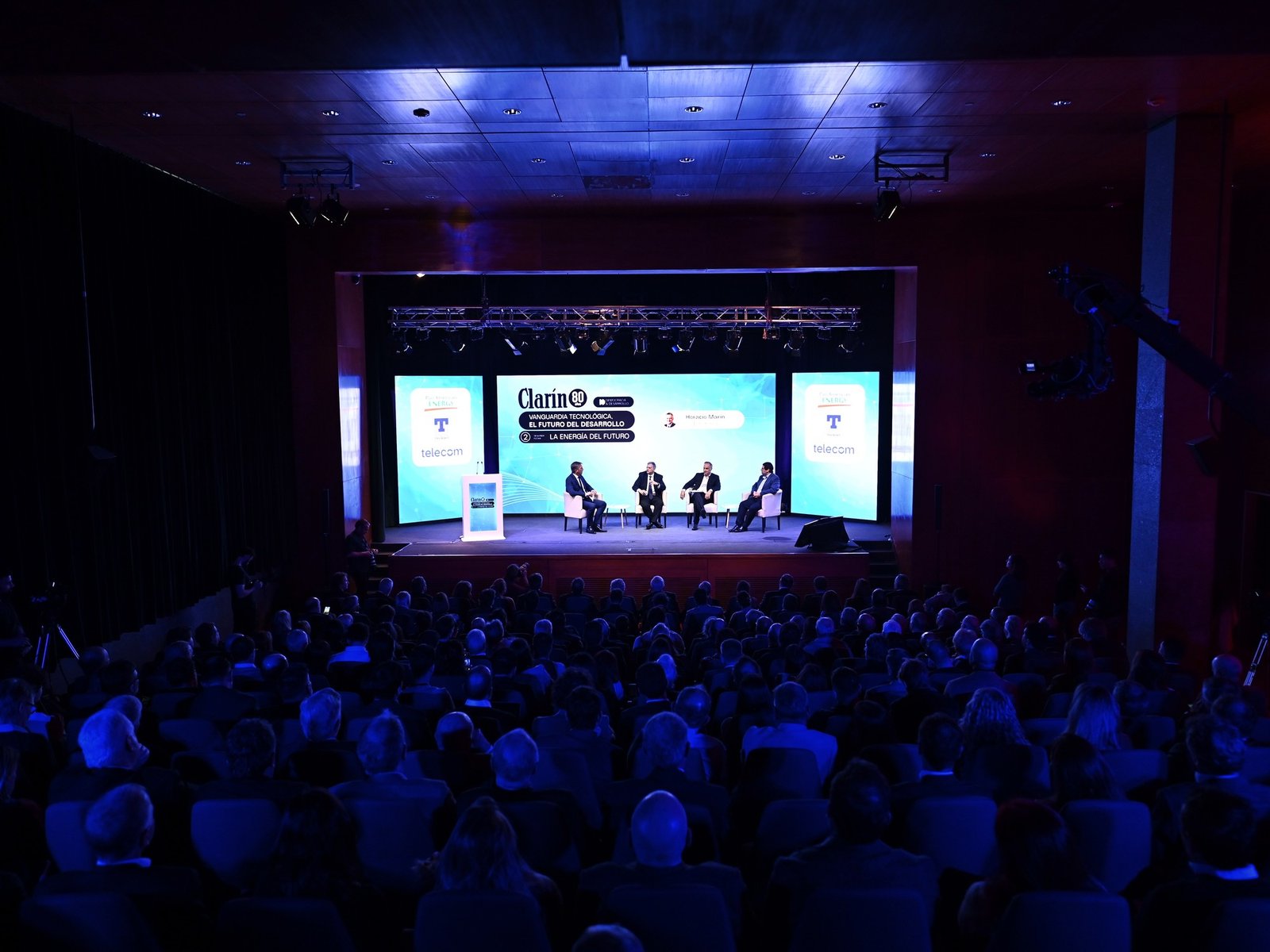 especialistas debaten sobre el futuro del periodismo en el Malba