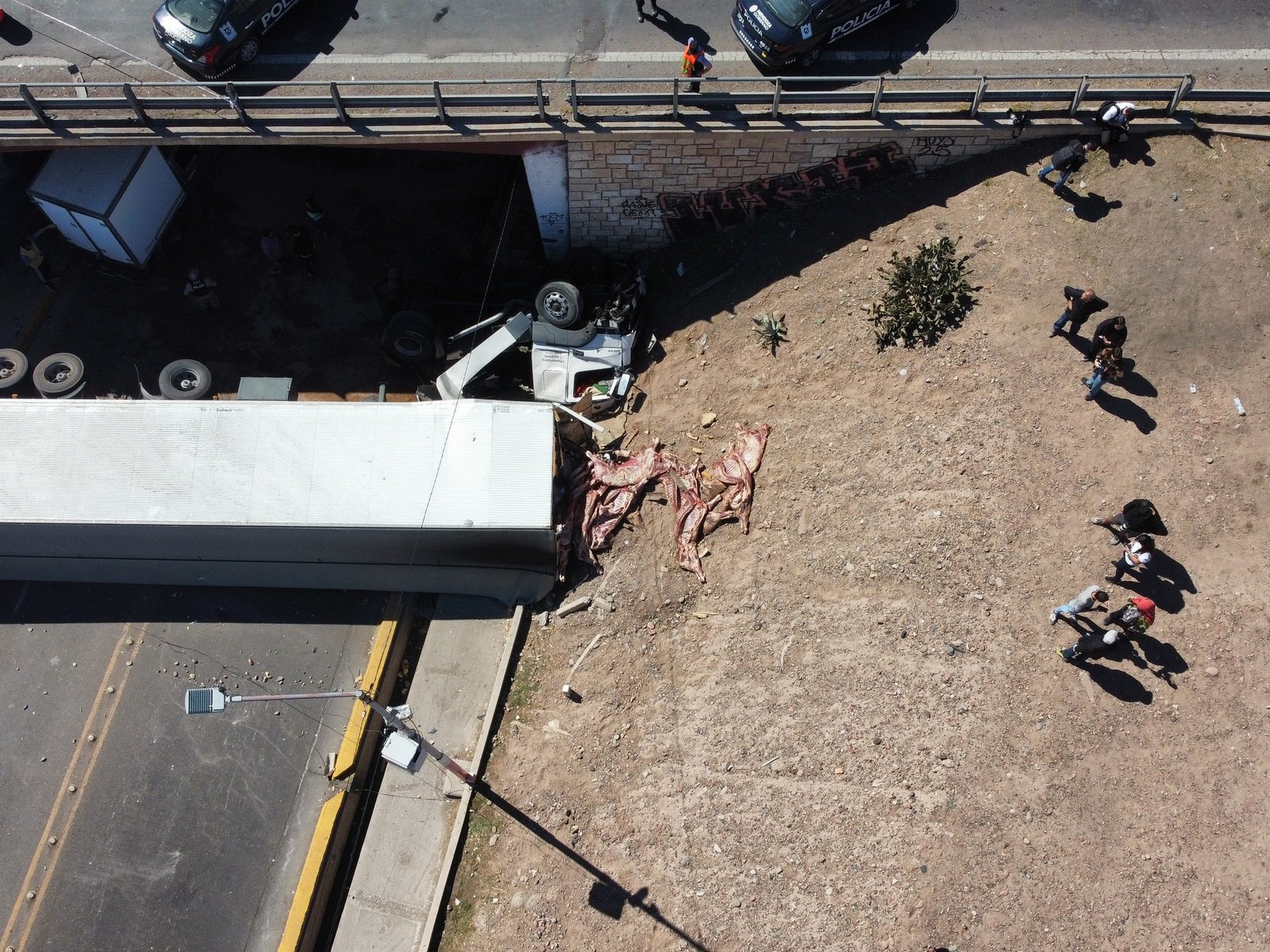la Policía echó con gases y balas de goma a los vecinos que quisieron saquear la carne