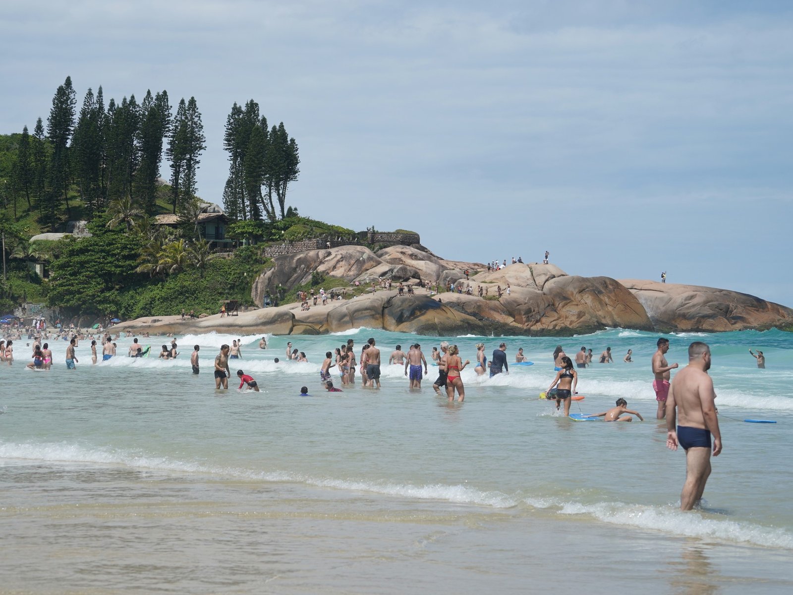 qué turistas que viajen a Brasil tienen que dársela y cuánto cuesta ahora que Nación dejó de cubrirla