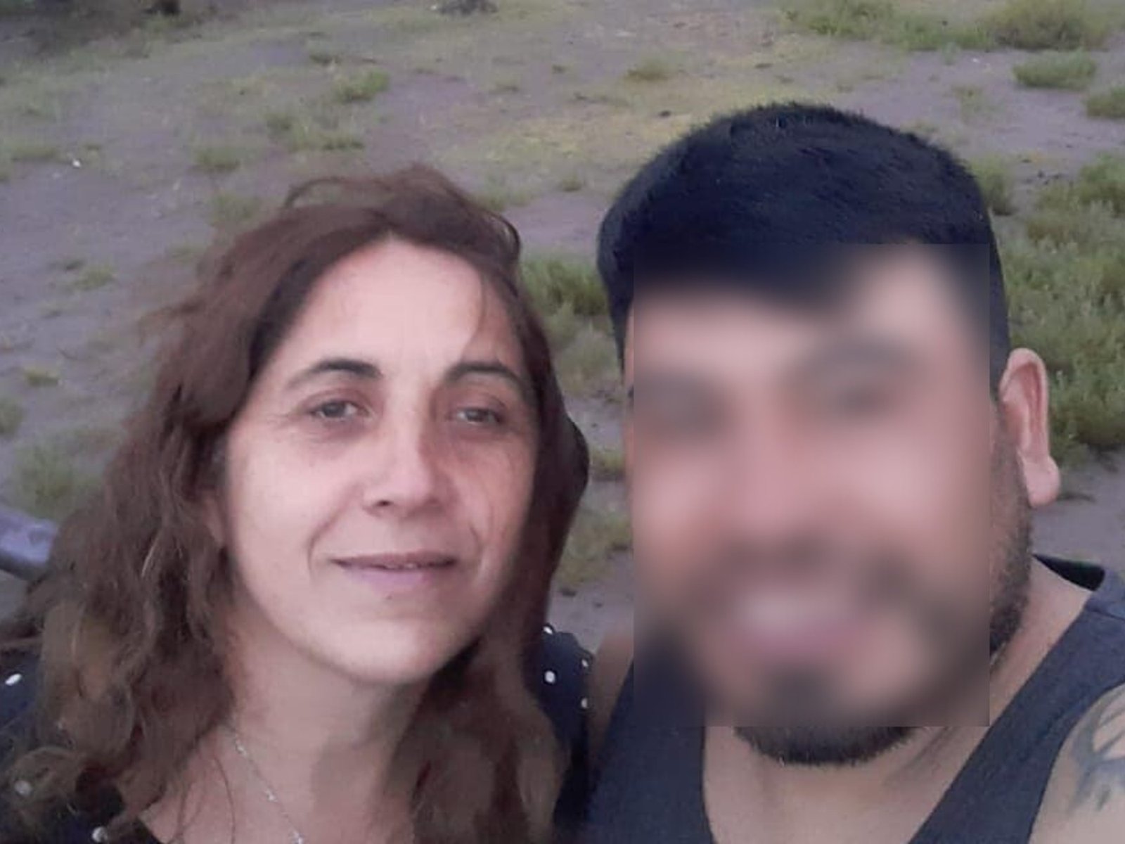 quién es Raquel Guiñazú, la profesora de matemáticas a la que buscaba la alumna que disparó en una escuela