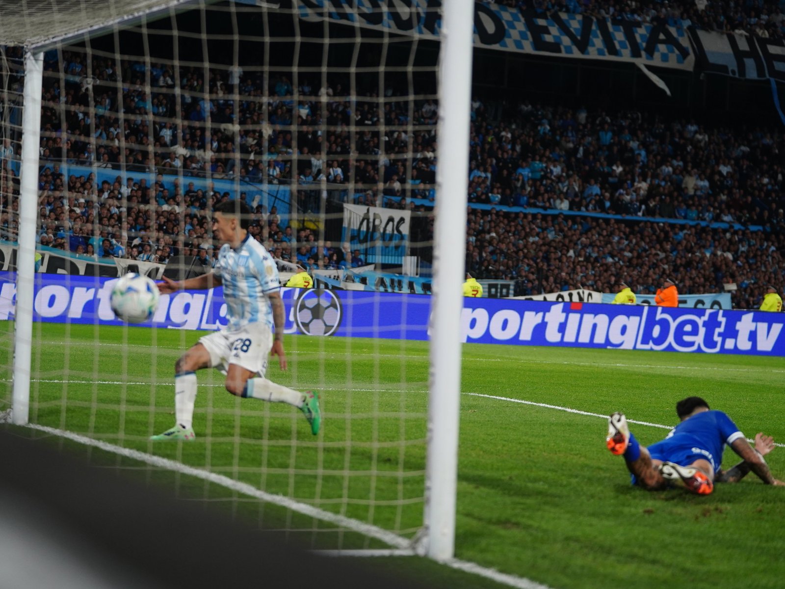 repitió el triunfo ante Vélez y sueña de la mano de Gustavo Costas