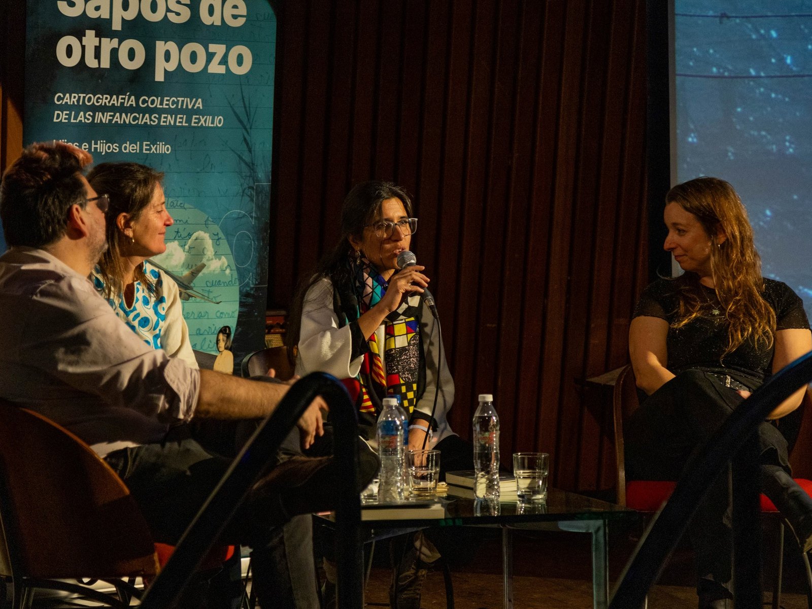 testimonios, poemas y fotografías que narran las infancias exiliadas