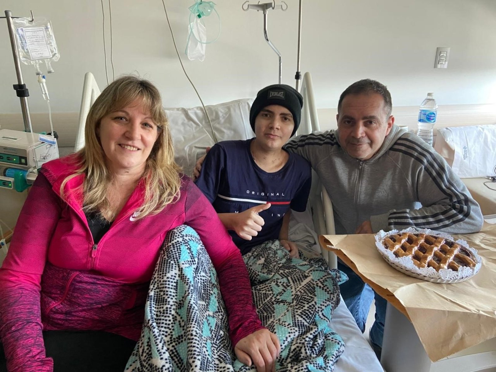 un chico de 16 años con leucemia necesita fondos para un tratamiento único en Roma