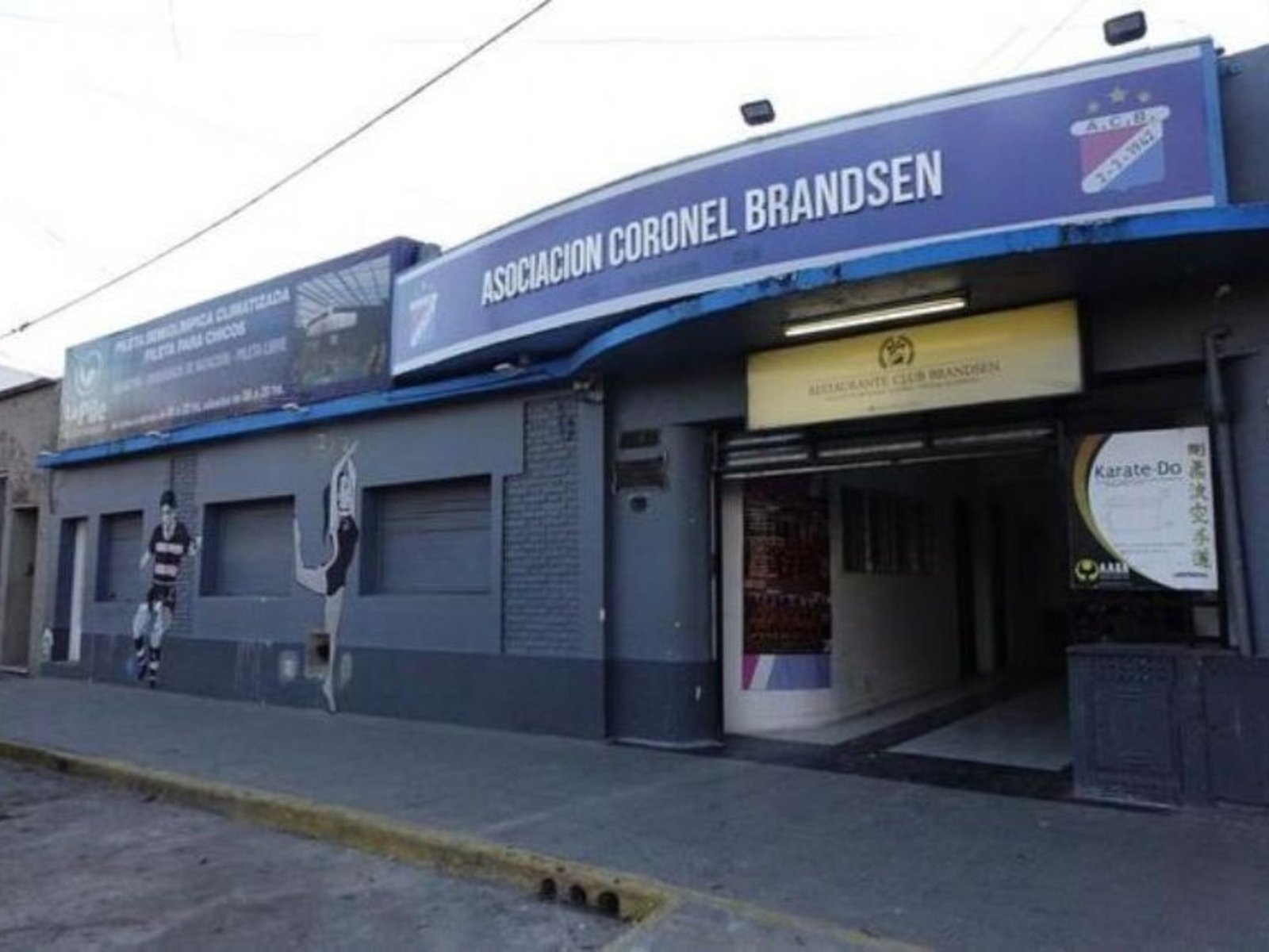 una jugadora de hockey sobre césped de 43 años murió en medio de un partido